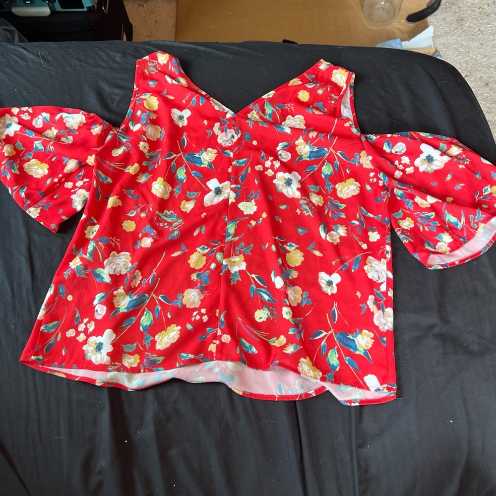 Atmosphere Floral Blouse with Pink and Red Accents